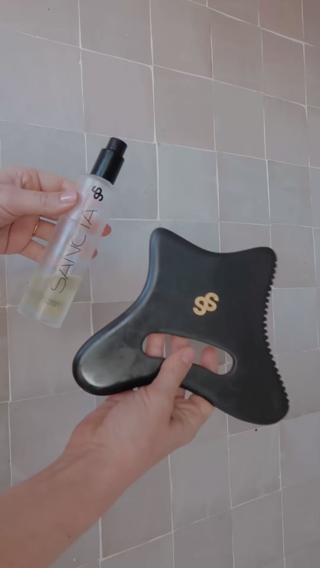 Load video: Video on how to use the Sancta Solis Body Gua Sha